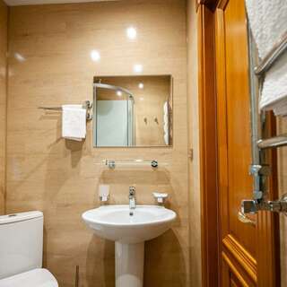 Гостиница Мирная пристань Кинешма Стандарт двухместный 2 кровати (№103-106)-1